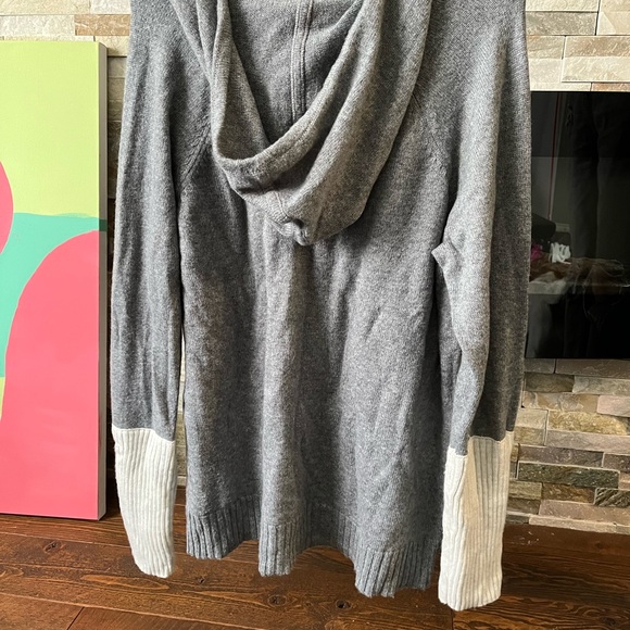 Reitmans HYBA V neck sweater, 2X - Picture 2 of 3